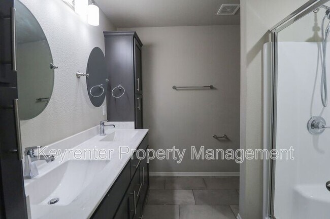 Building Photo - 3543 E 143rd Ct S