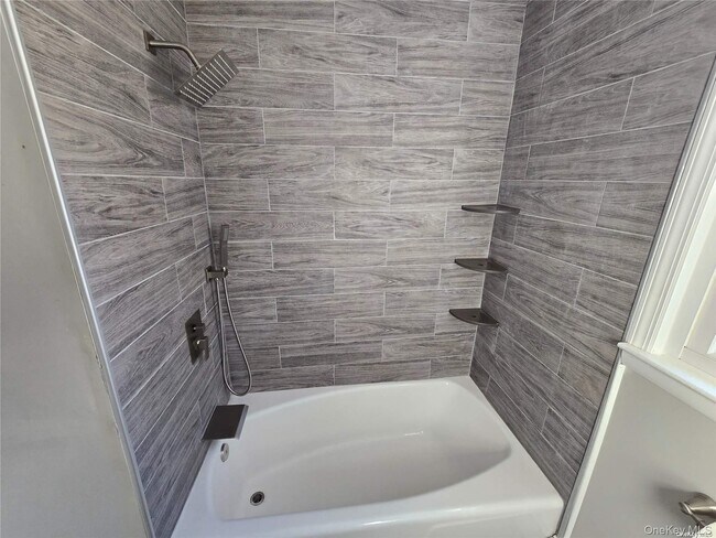 Building Photo - 70 E Valley Stream Blvd