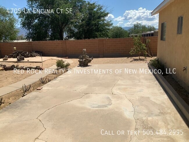 Building Photo - 4705 La Encina Ct SE
