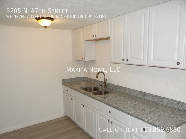 Building Photo - 3205 N 47th St