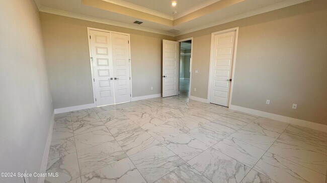 Building Photo - 607 Clearwater Ave