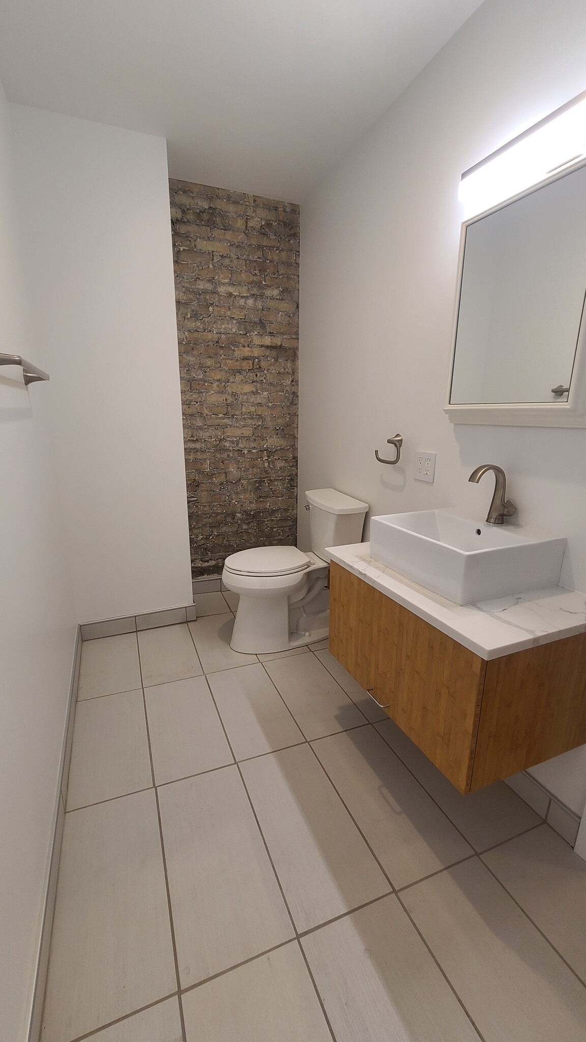 Bath - 2886 S Archer Ave