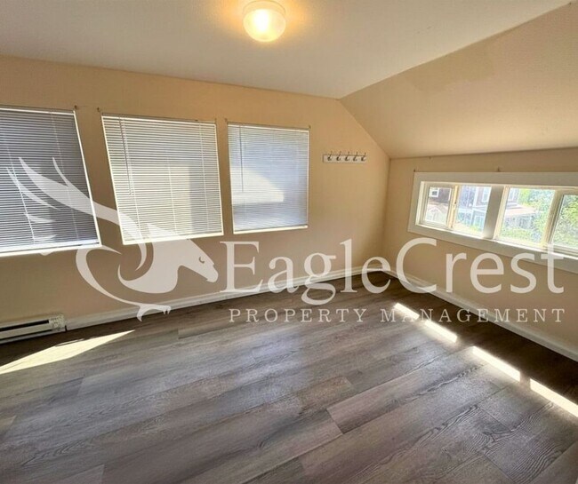 Building Photo - Charming Historic 4-Bedroom Home with Fenced Yard & Chicken Coop