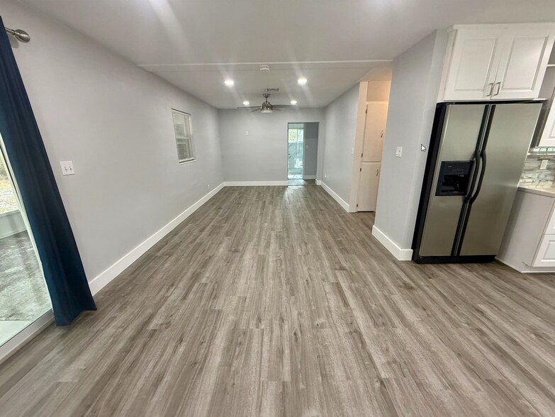 Building Photo - 117 Watters Dr