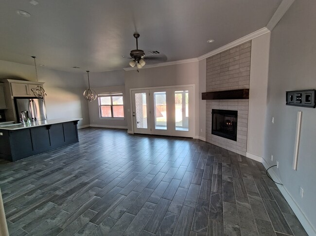 Building Photo - 609 Timberbrook Dr