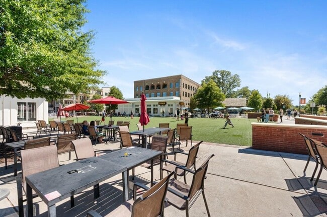 Building Photo - 134 Britten Pass