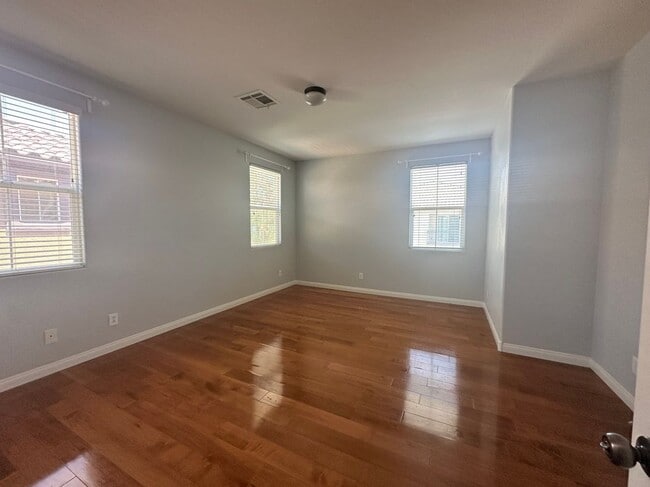 Building Photo - 6255 W Arby Ave