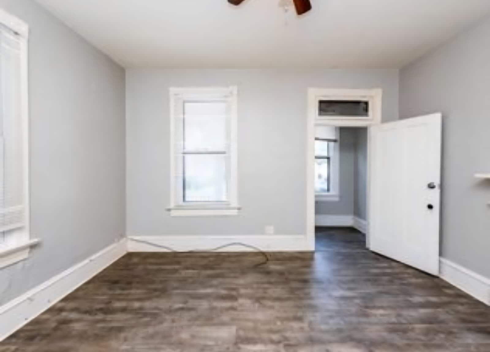 Living room - 312 N 10th St