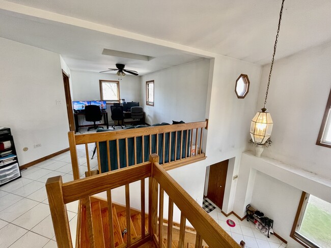 Building Photo - 213 Carlisle Ave
