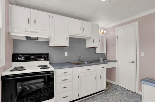 Building Photo - 1902 Thompson St