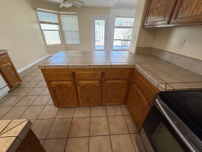 Building Photo - 5800 Potenza Ln