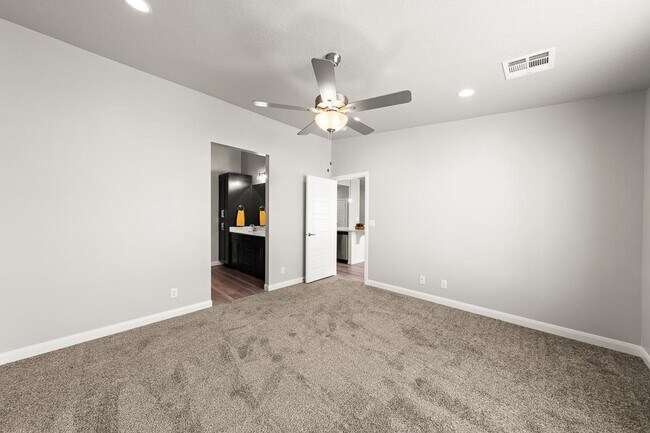 Building Photo - 2120 E Yant Flt Dr