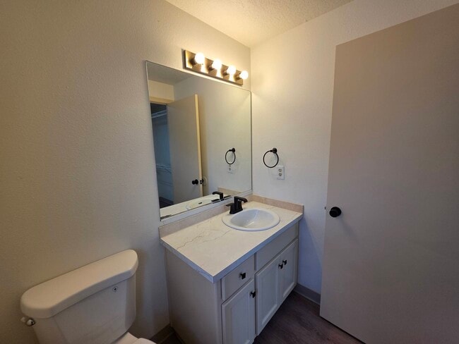 Building Photo - 1607 S Olson St