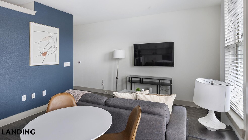 Building Photo - 3383 Cedarplaza Ln