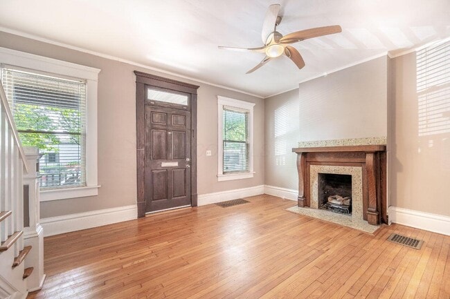 Building Photo - 6 Hanford St