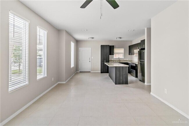 Building Photo - 10 Alta Vista Dr