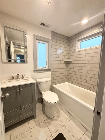 Building Photo - 11 Byron St