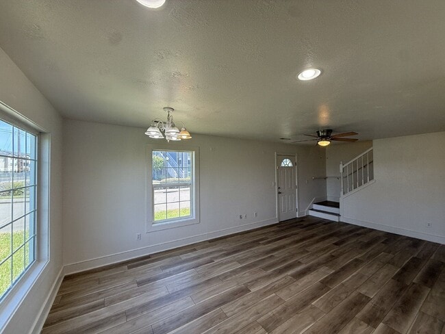 Building Photo - 2220 McKinney Ln