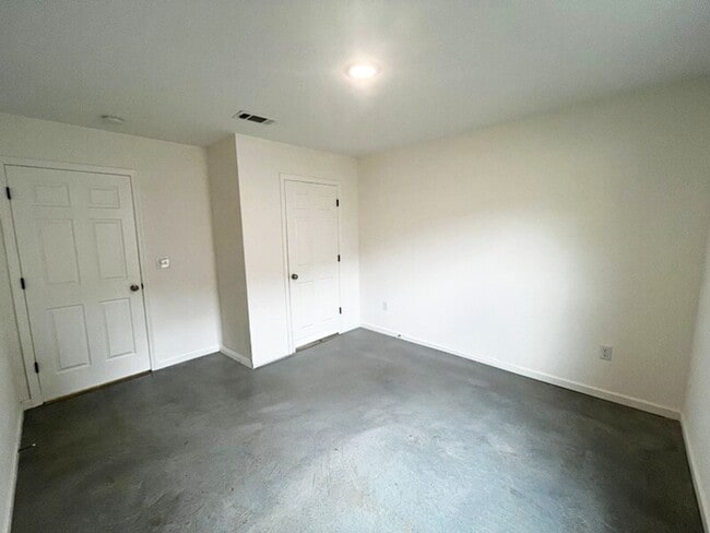 Building Photo - Charming 3-Bedroom Retreat in the Heart of...