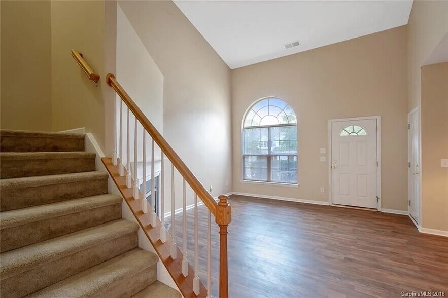 Building Photo - Room in Townhome on Stratfield Pl Cir