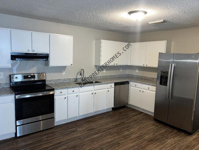 Building Photo - 375 Stone Point New Braunfels TX 78130