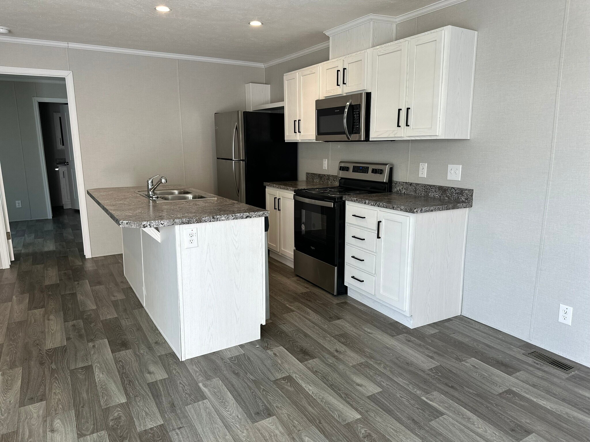 Building Photo - 2239 Wellington Green Dr