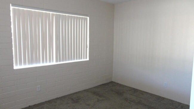 Building Photo - 428 N Calle Del Diablo