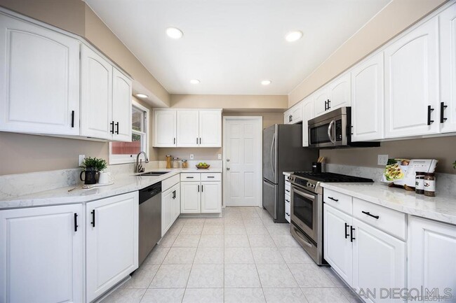 Building Photo - 8810 Mariposa St