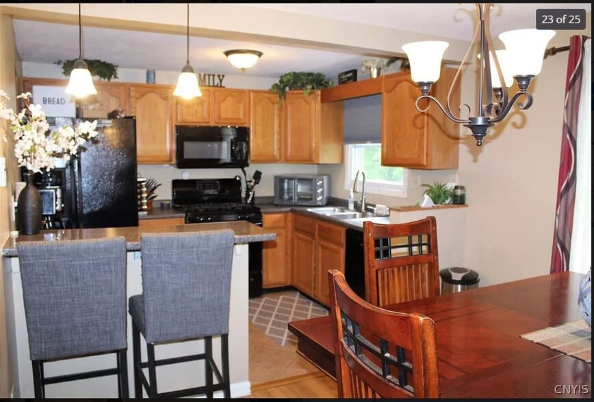 Building Photo - 8225 Lucchesi Dr