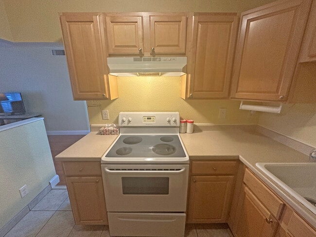 Building Photo - Welcome to charming 2-bedroom, 1-bathroom ...
