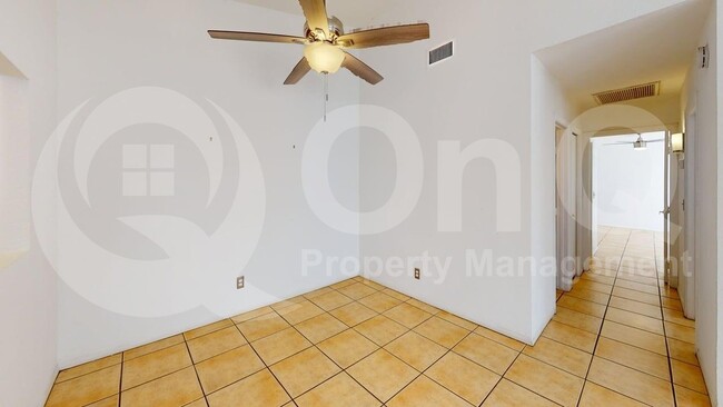 Building Photo - 2505 N Palo Santo Dr