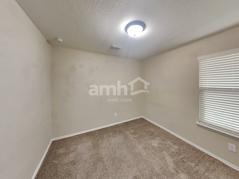 Building Photo - 9054 Canter Horse