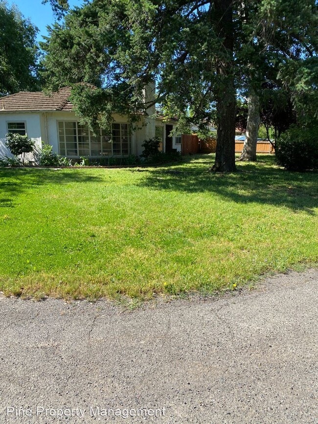 Building Photo - 2 br, 1 bath House - 2571 Center Waverly A...