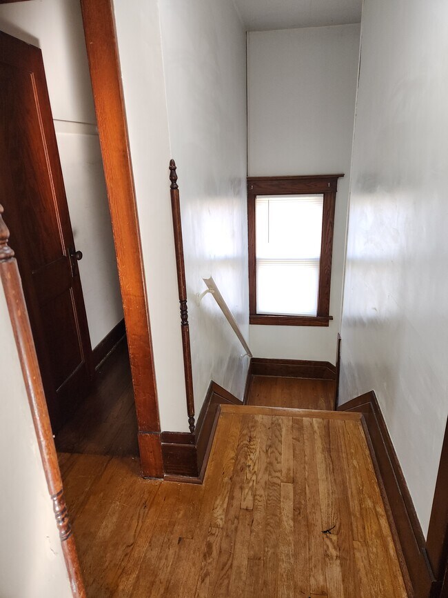 Building Photo - 511 2nd Ave SW