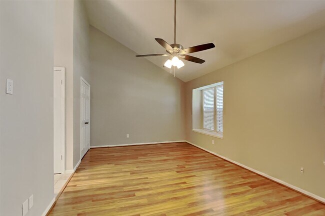 Building Photo - 15022 Ringfield Dr