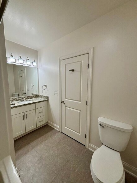 Building Photo - 476 Terrace Blvd