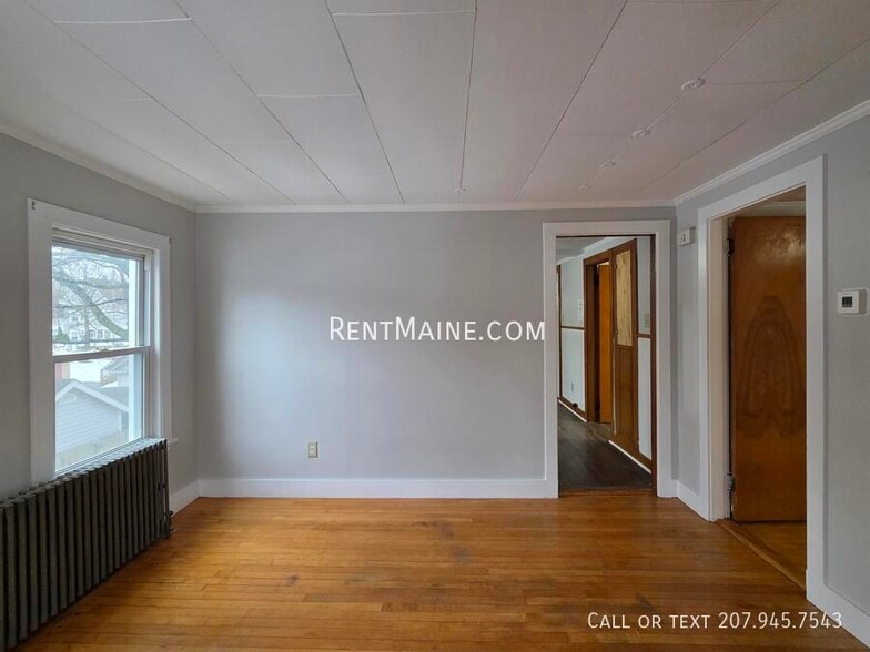 Building Photo - 302 Turner St