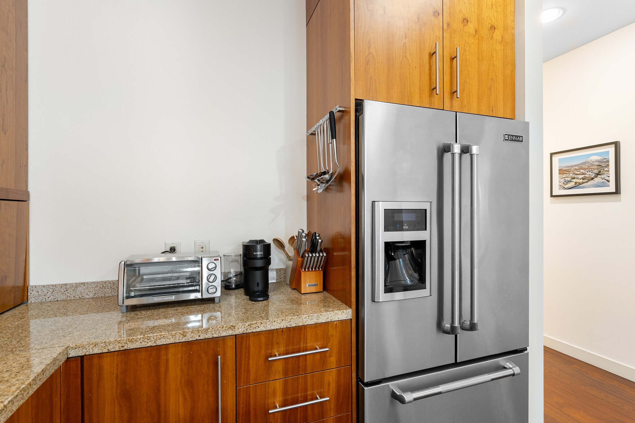 Building Photo - 922 NW 11th Ave