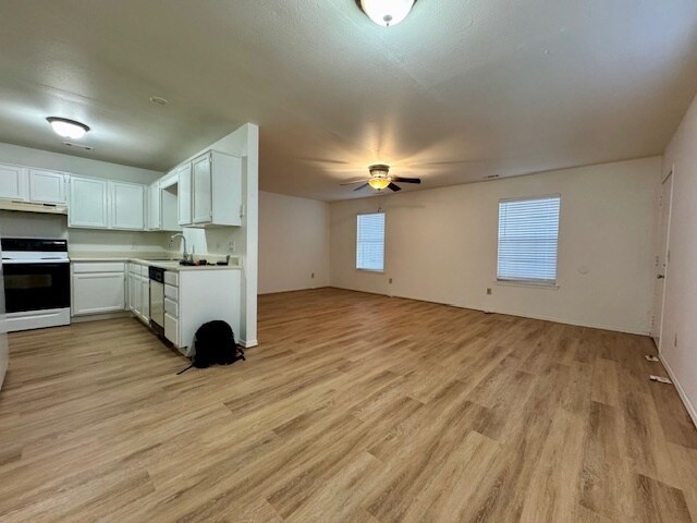 Building Photo - 727 W Beck Dr