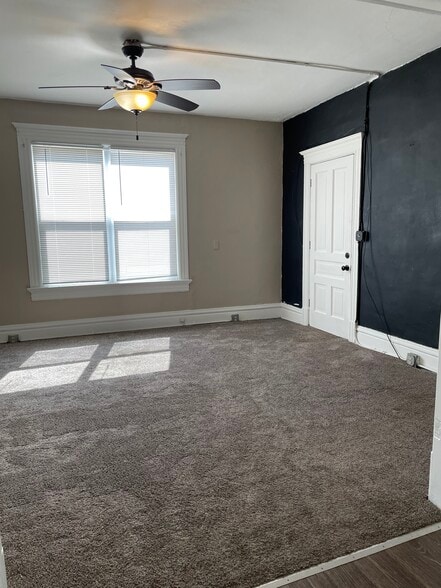 Living room - 416 N Broad St