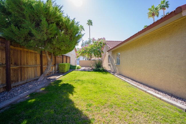 Building Photo - 1610 E Windjammer Way