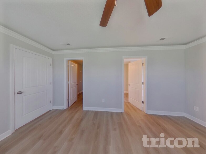 Building Photo - 213 Dellwood Dr