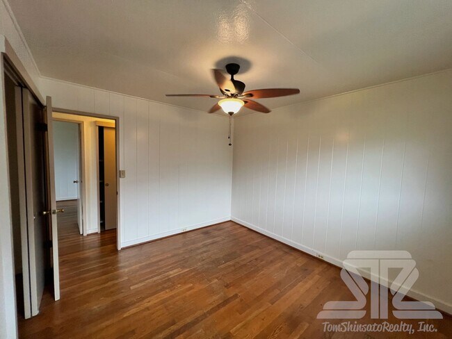 Building Photo - Two Story Home Diamond Head / Kapahulu