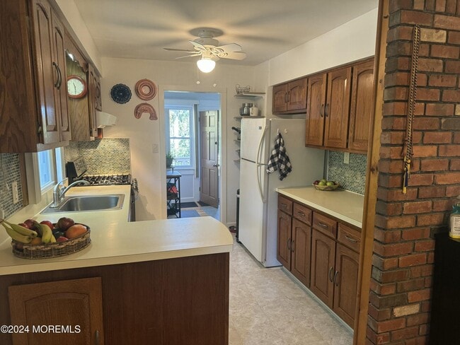 Building Photo - 712 Radnor Ave
