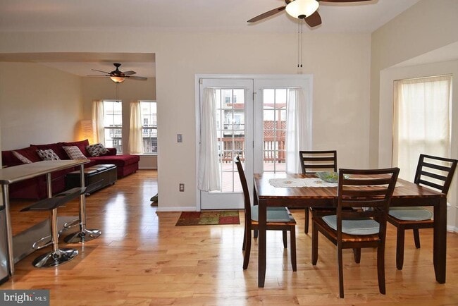 Building Photo - 25445 Carberry Dr
