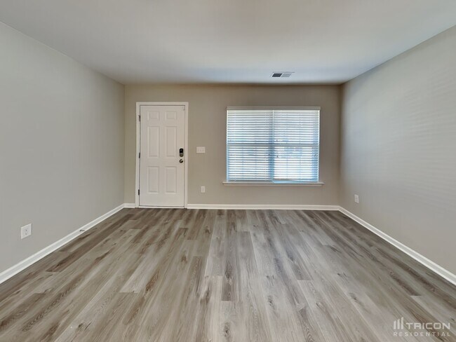 Building Photo - 502 Heathridge Lane Piedmont SC