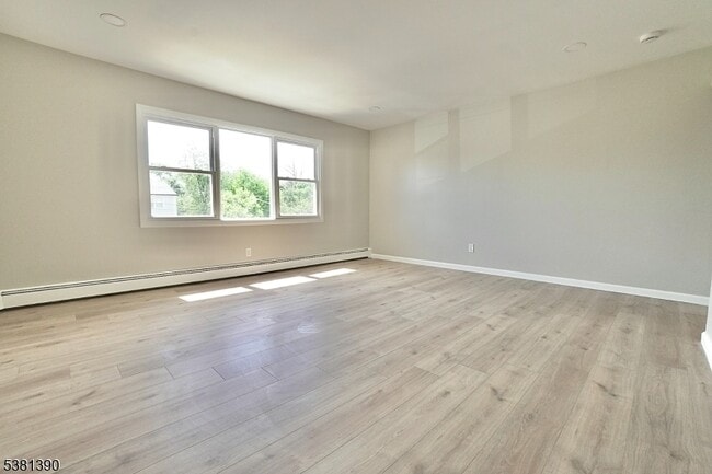 Building Photo - 467 Hobson Ave