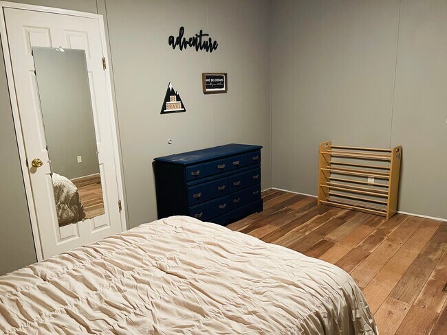 Building Photo - 294 Oscar Weeks Rd