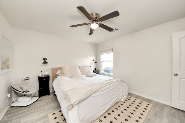 Building Photo - 2430 Regatta Ln