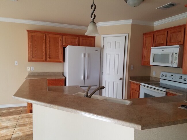 Building Photo - 3306 Edgewood Dr
